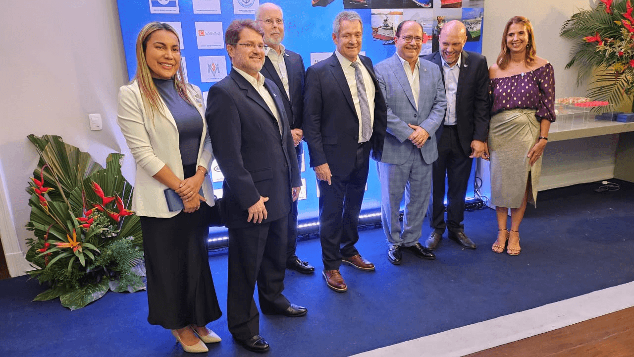 Ronaldo Lima in the center